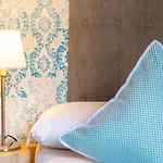 招待所 Sleep In